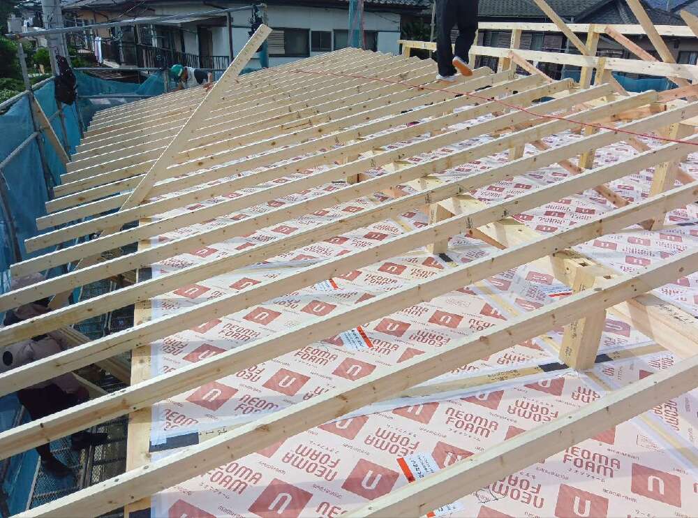 天井断熱施工しました！