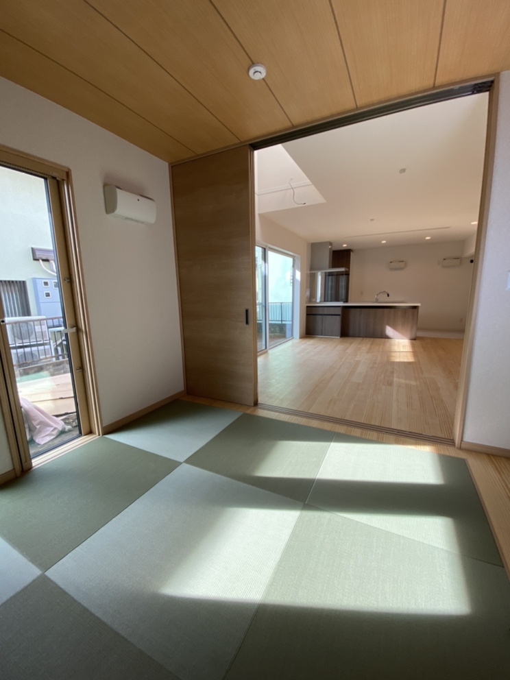和×現代風のデザイン住宅【坪庭玄関の家】